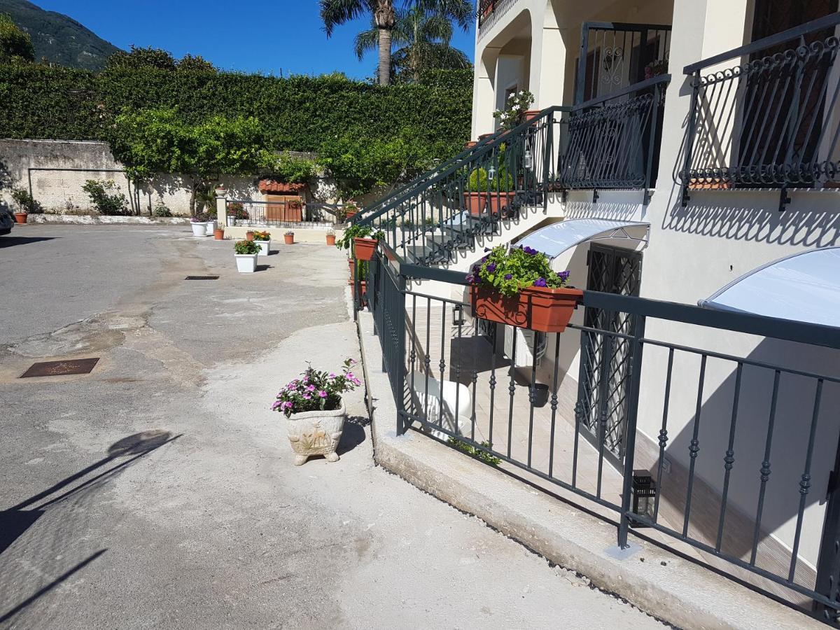 Mareluna B&B カステッランマーレ・ディ・スタービア エクステリア 写真